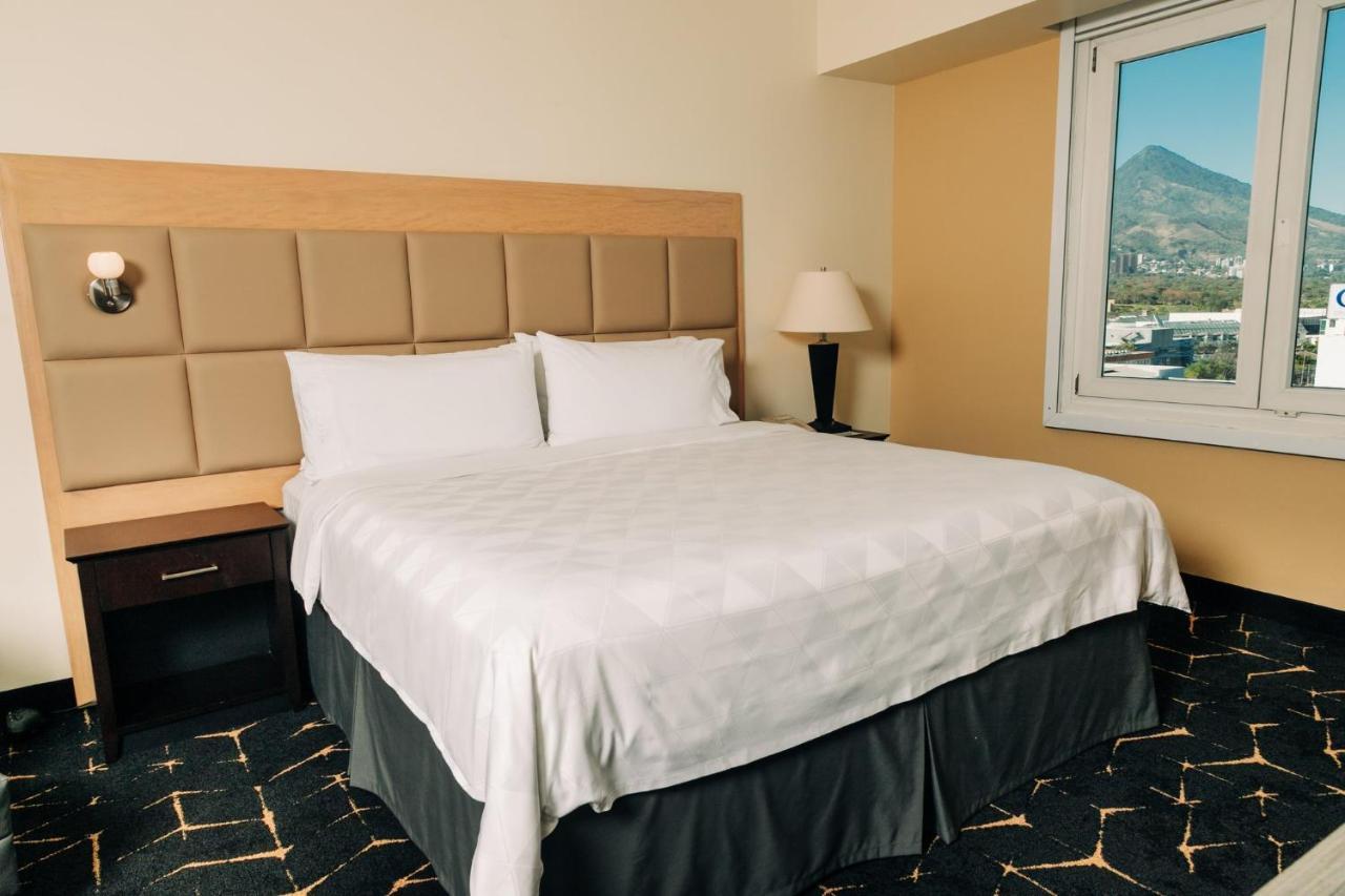 Holiday Inn San Salvador By Ihg Buitenkant foto