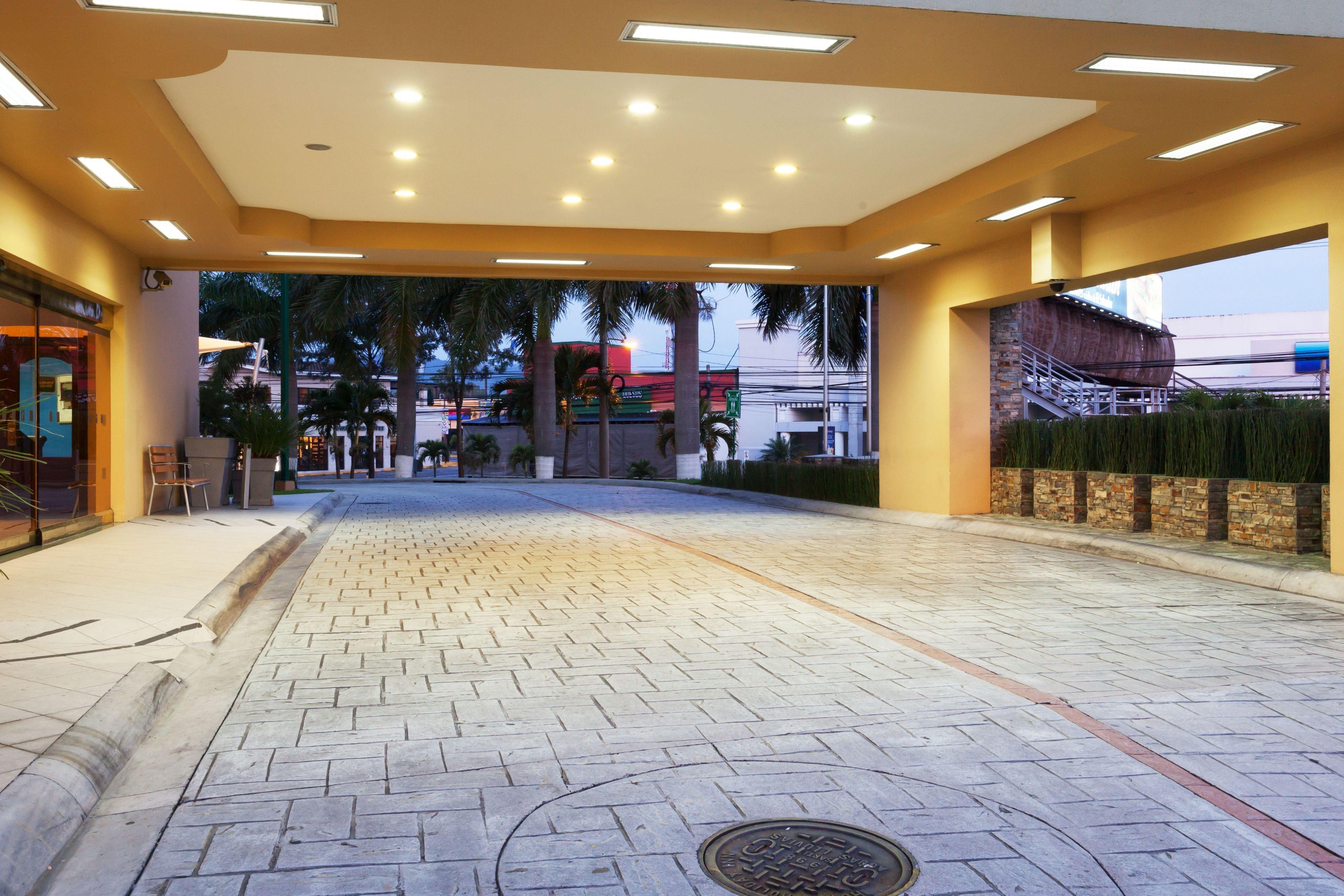 Holiday Inn San Salvador By Ihg Buitenkant foto